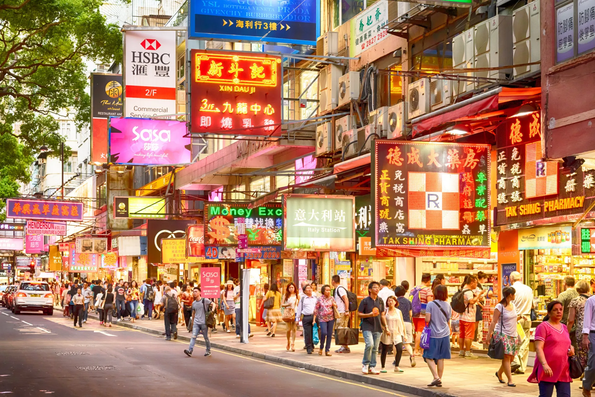 O horizonte de Hong Kong, com seus arranha-céus e a baía de Victoria.