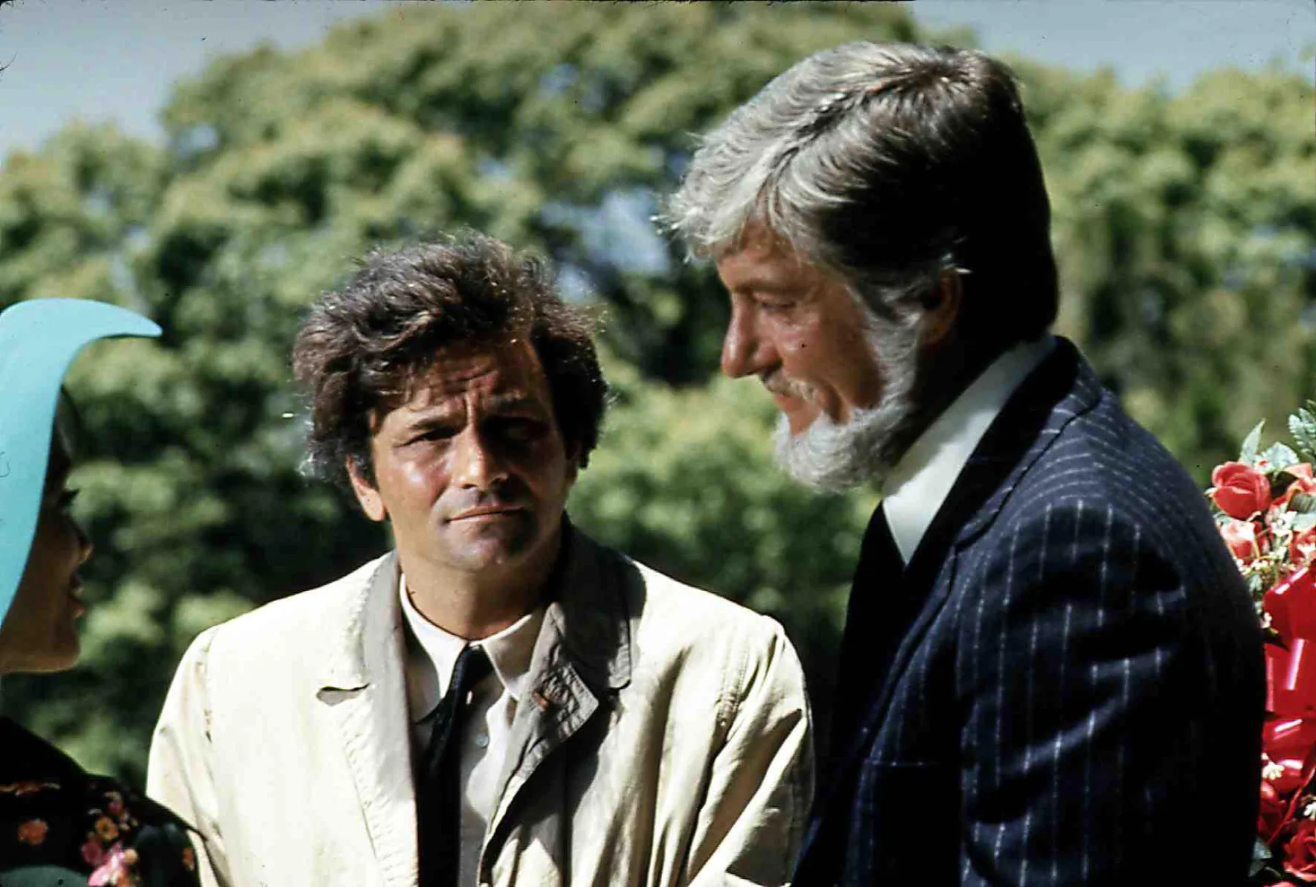 O ator Peter Falk caracterizado como o inesquecível detetive Columbo.