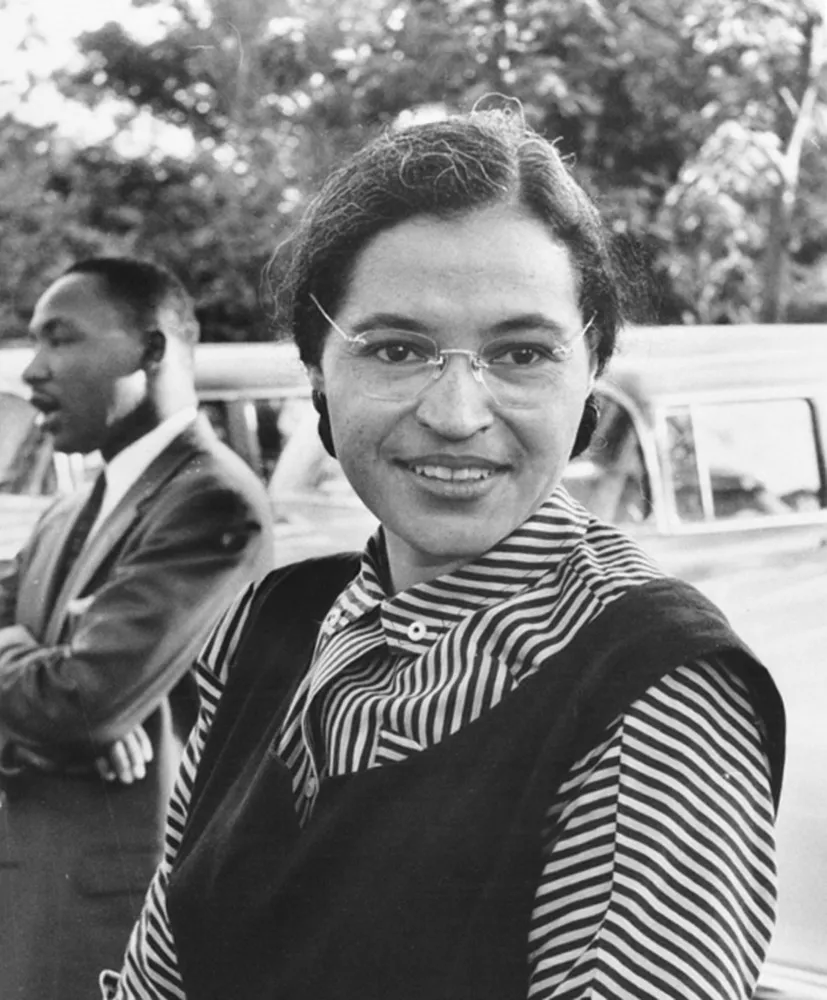 A ativista dos direitos civis Rosa Parks, um símbolo da luta contra a segregação racial.