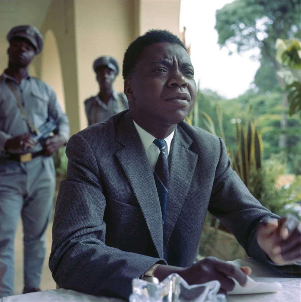 Moïse Tshombe, líder da República de Katanga, em um evento oficial.