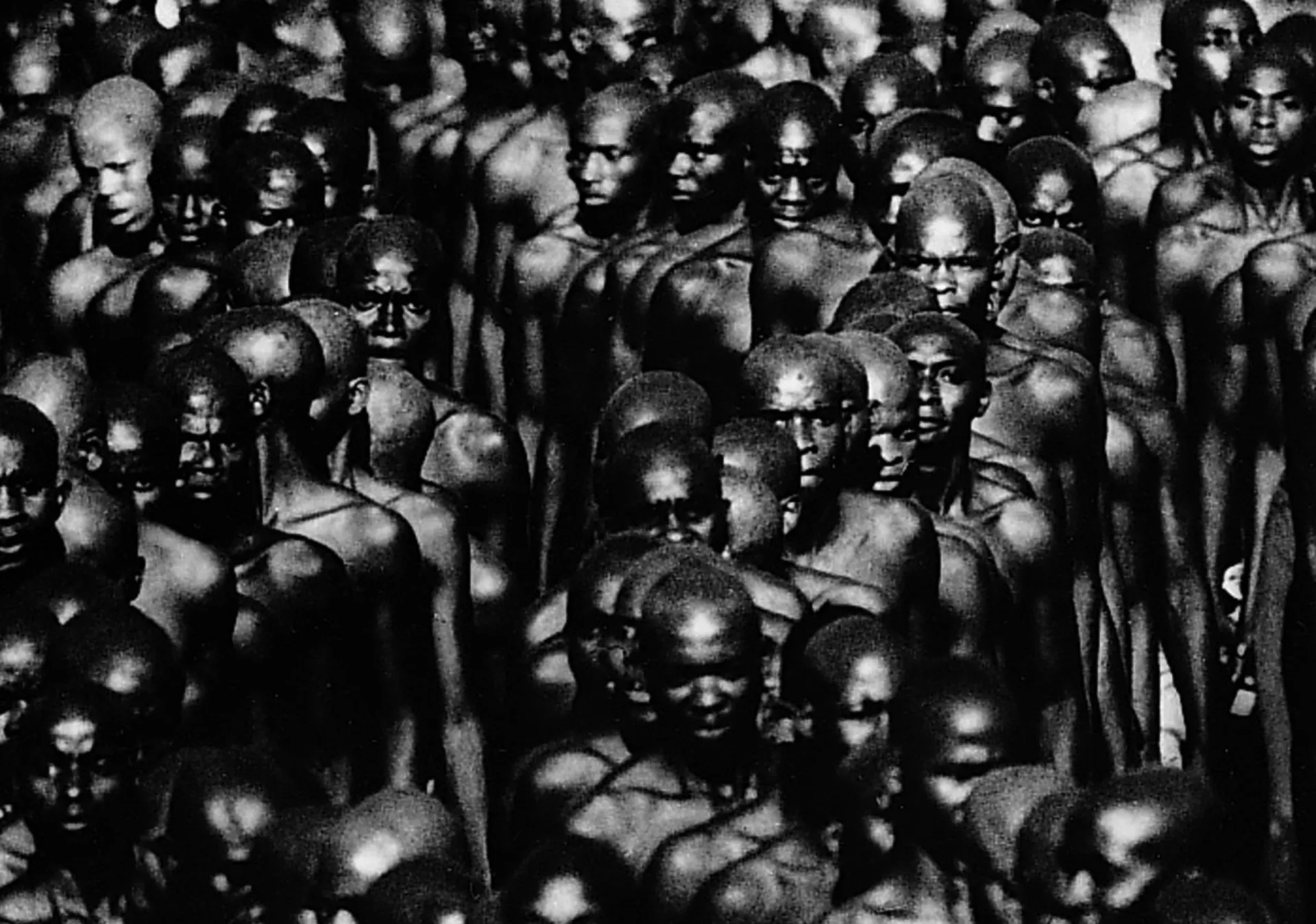 Soldados nigerianos durante a Guerra Civil, em uma operação para suprimir a secessão de Biafra.