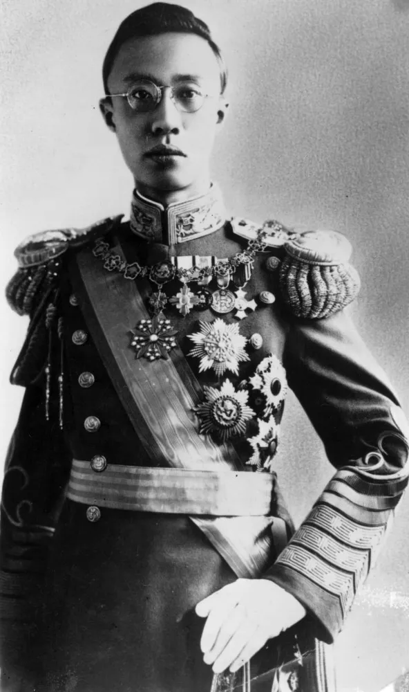 Puyi, o último imperador, que confessou seu pânico na noite do casamento.
