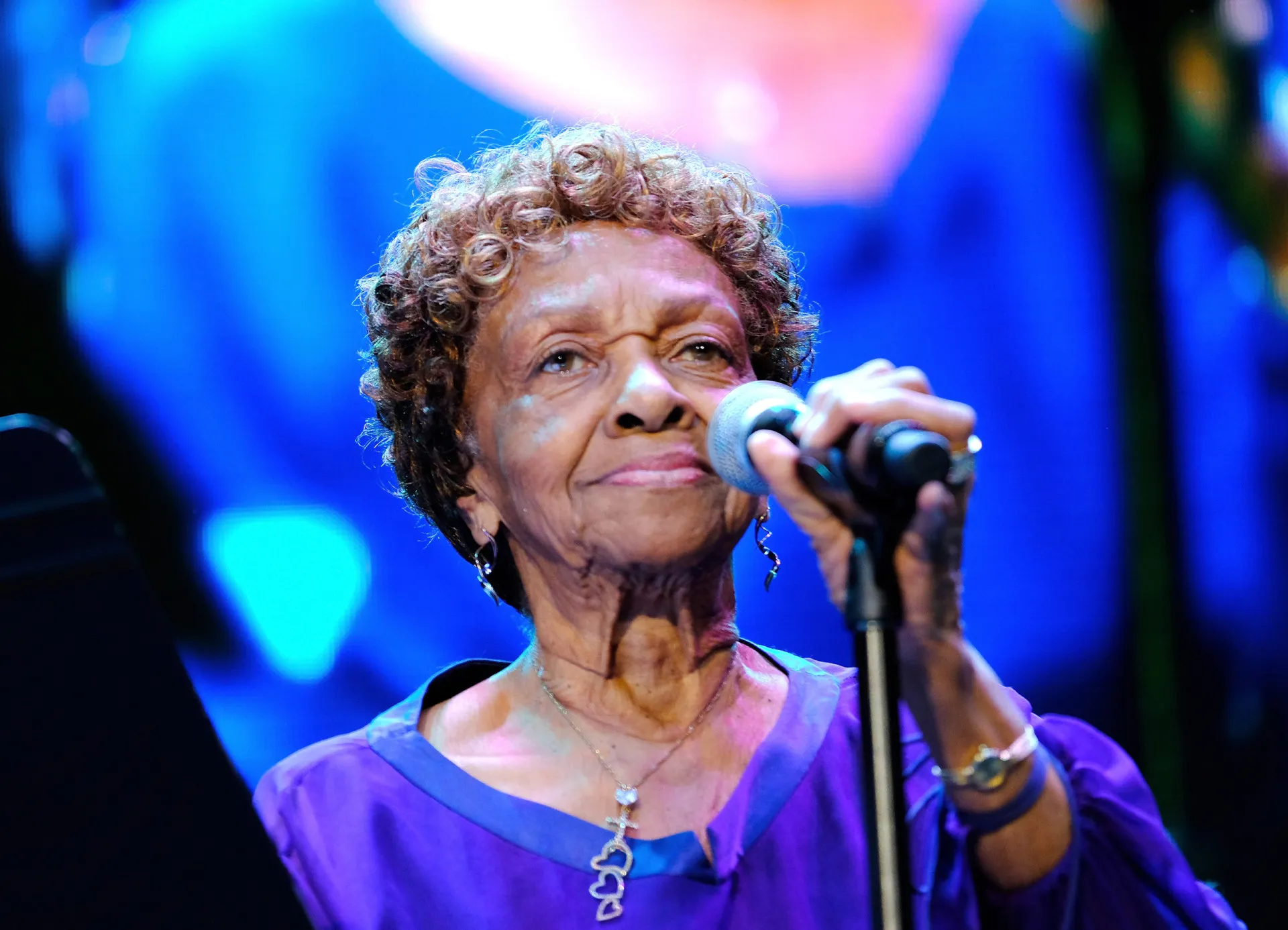 A cantora Cissy Houston, mãe de Whitney Houston.