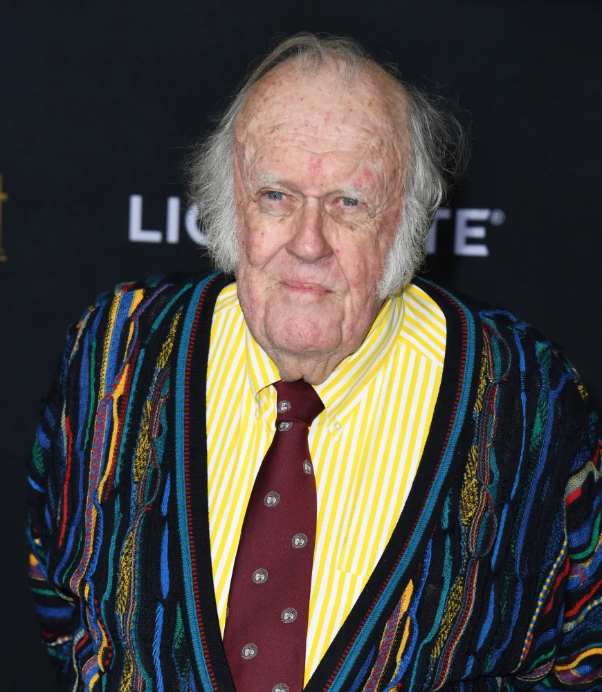 O ator de caráter M Emmet Walsh.