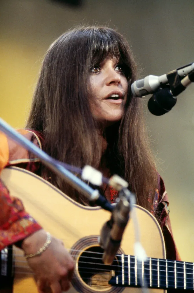 A cantora folk Melanie Safka, ícone de Woodstock.