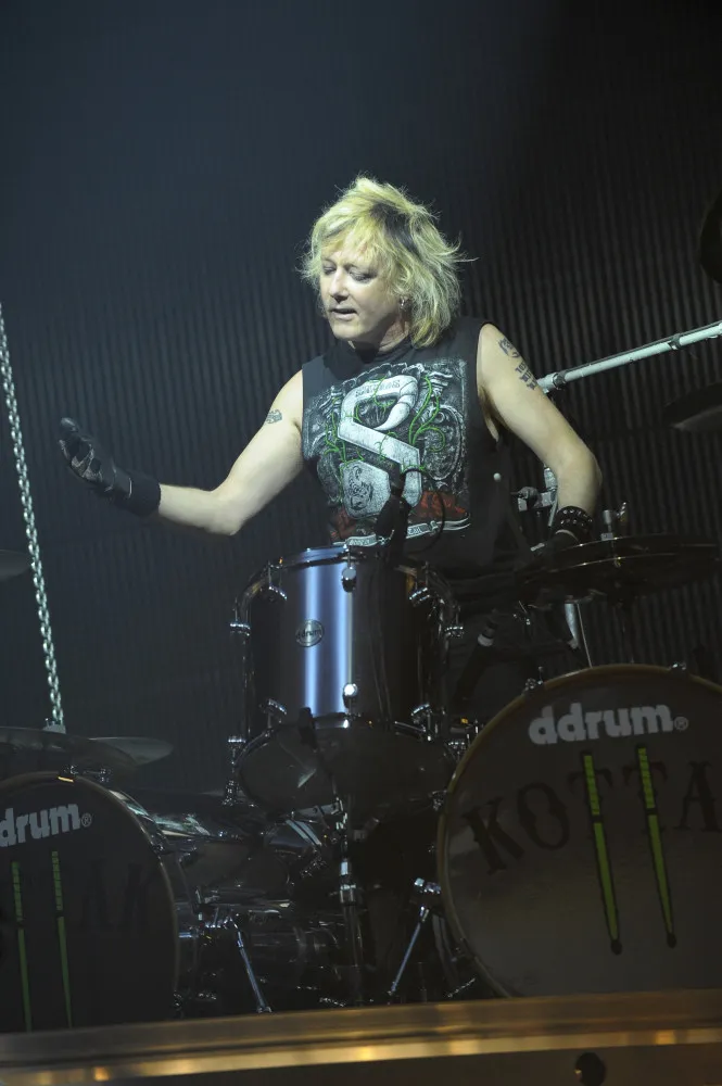 O baterista americano James Kottak, ex-Scorpions.