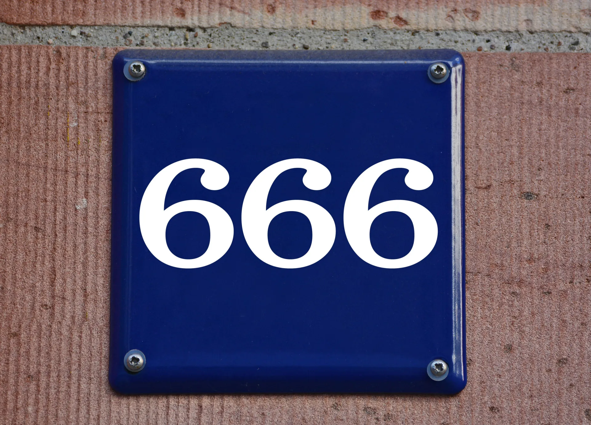 O número do anjo 666, com uma estética que desafia a má fama, mostrando beleza e equilíbrio.