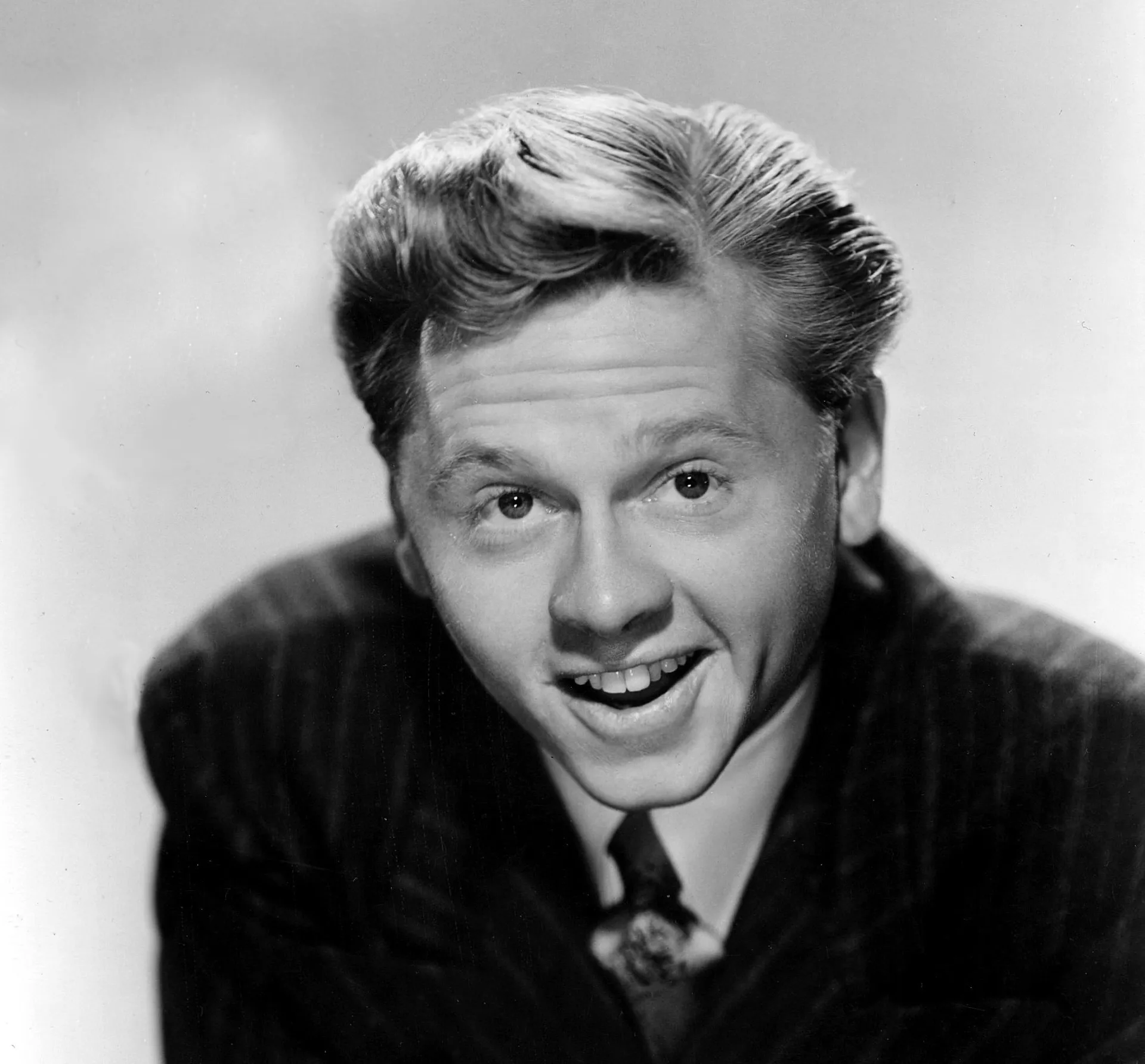 O ator Mickey Rooney em sua juventude, um dos maiores astros de sua geração.
