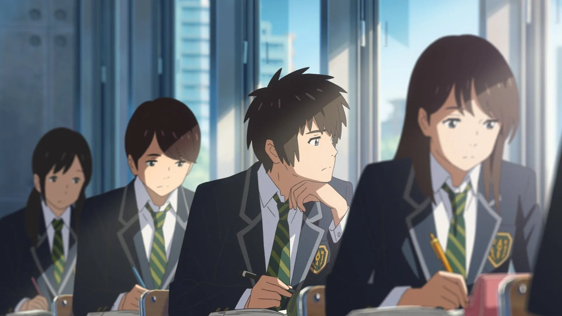 Os protagonistas de 'Your Name' sob um céu estrelado com um cometa.
