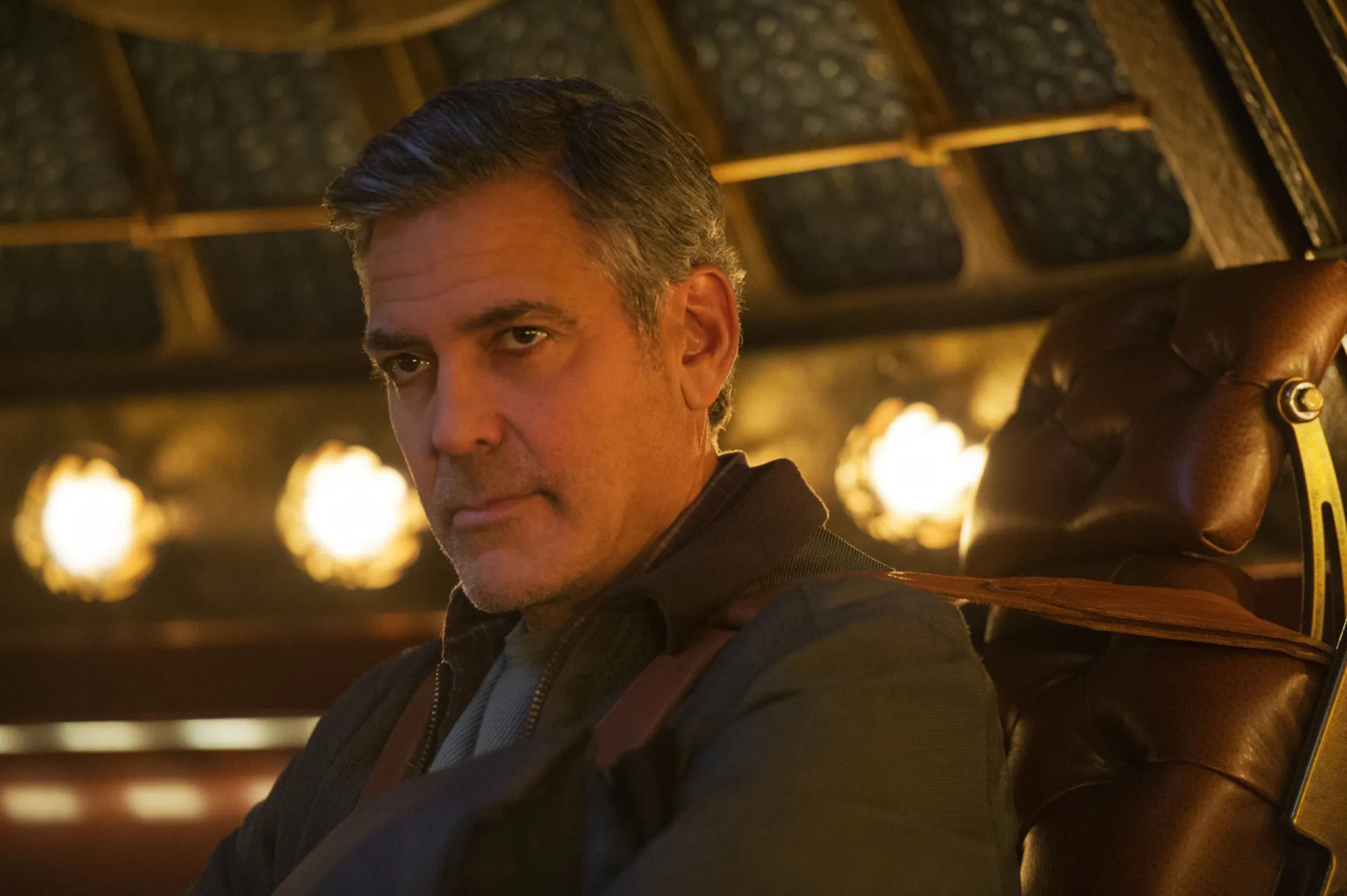 George Clooney como o inventor Frank Walker em 'Tomorrowland'.