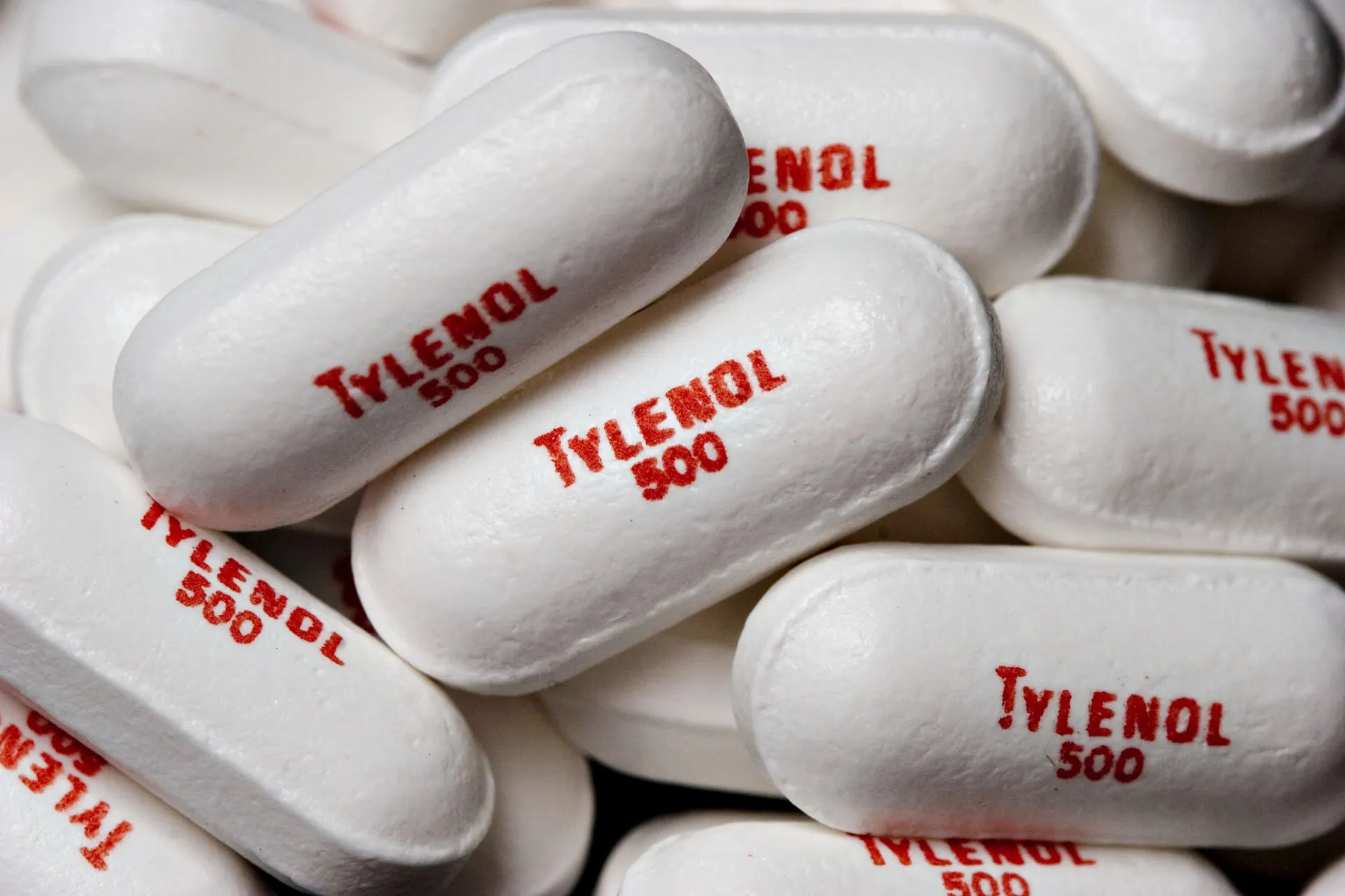 Comprimidos de paracetamol, um dos analgésicos mais comuns encontrados em qualquer casa.