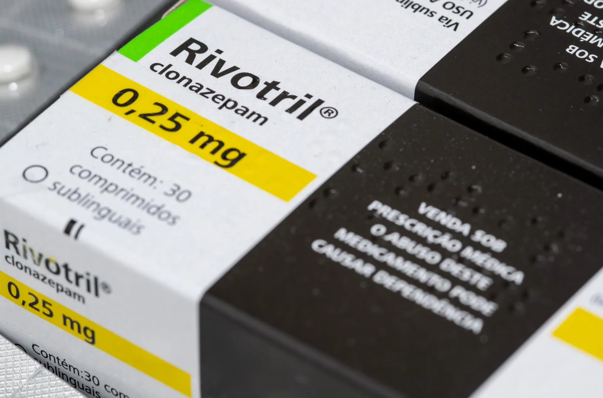 Comprimidos de Clonazepam, conhecido como Klonopin ou Rivotril, um benzodiazepínico amplamente utilizado.