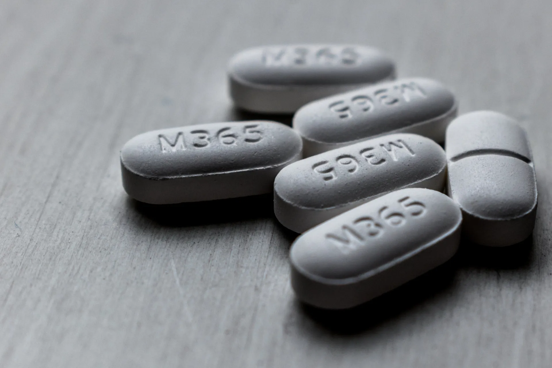 Comprimidos de hidrocodona, outro opioide potente usado para dor crônica e tosse.