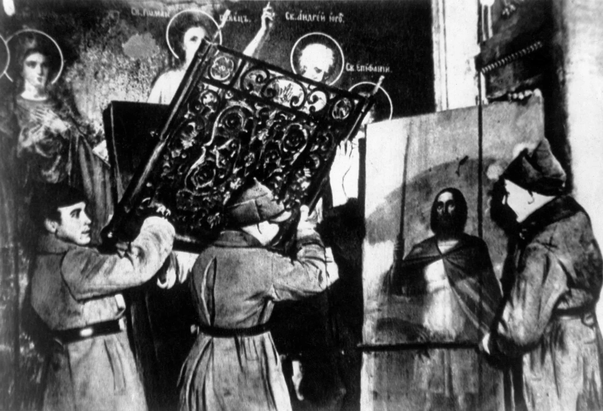 Soldados bolcheviques durante a Revolução Russa, um período de forte sentimento anti-religioso.