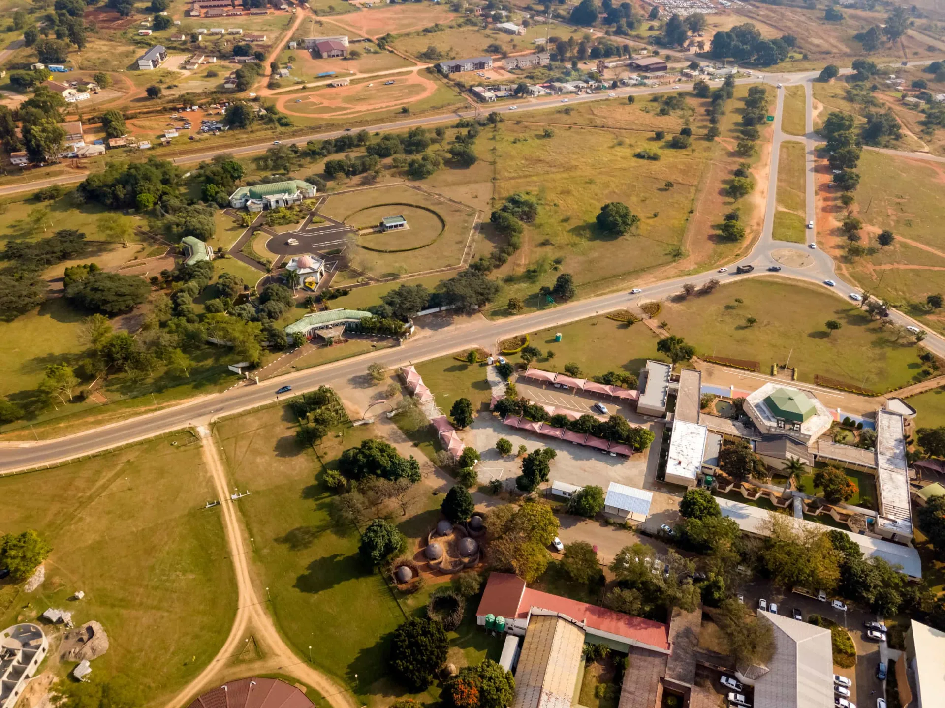 Paisagem montanhosa e verdejante de Eswatini.