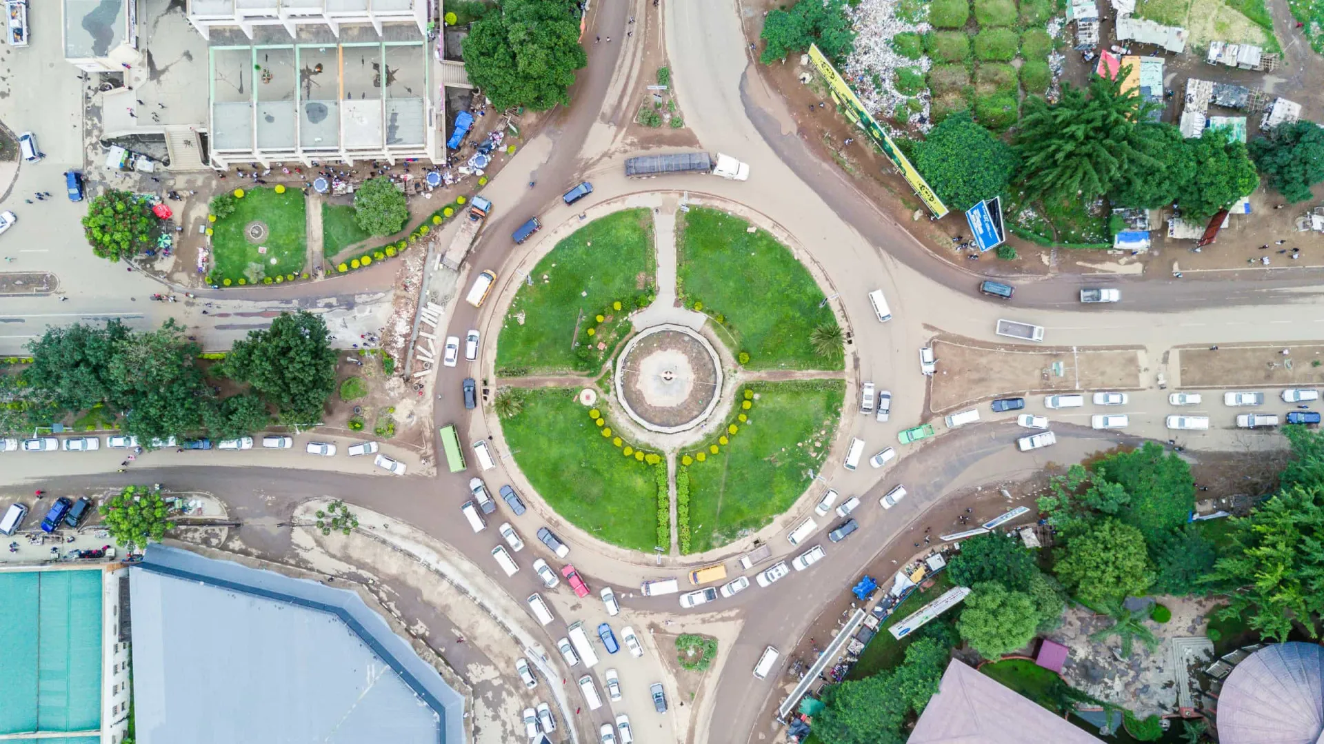 Vista aérea das Cataratas de Vitória, na fronteira da Zâmbia.