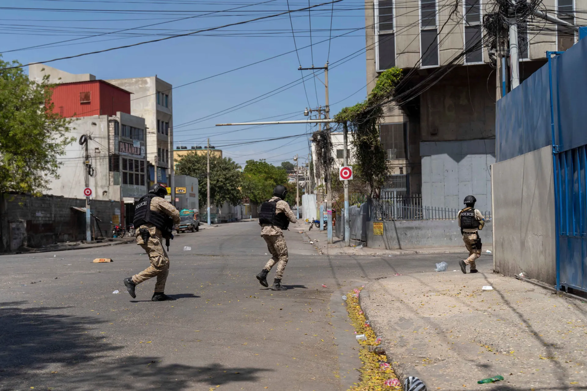 Ruas movimentadas e coloridas de Porto Príncipe, no Haiti.