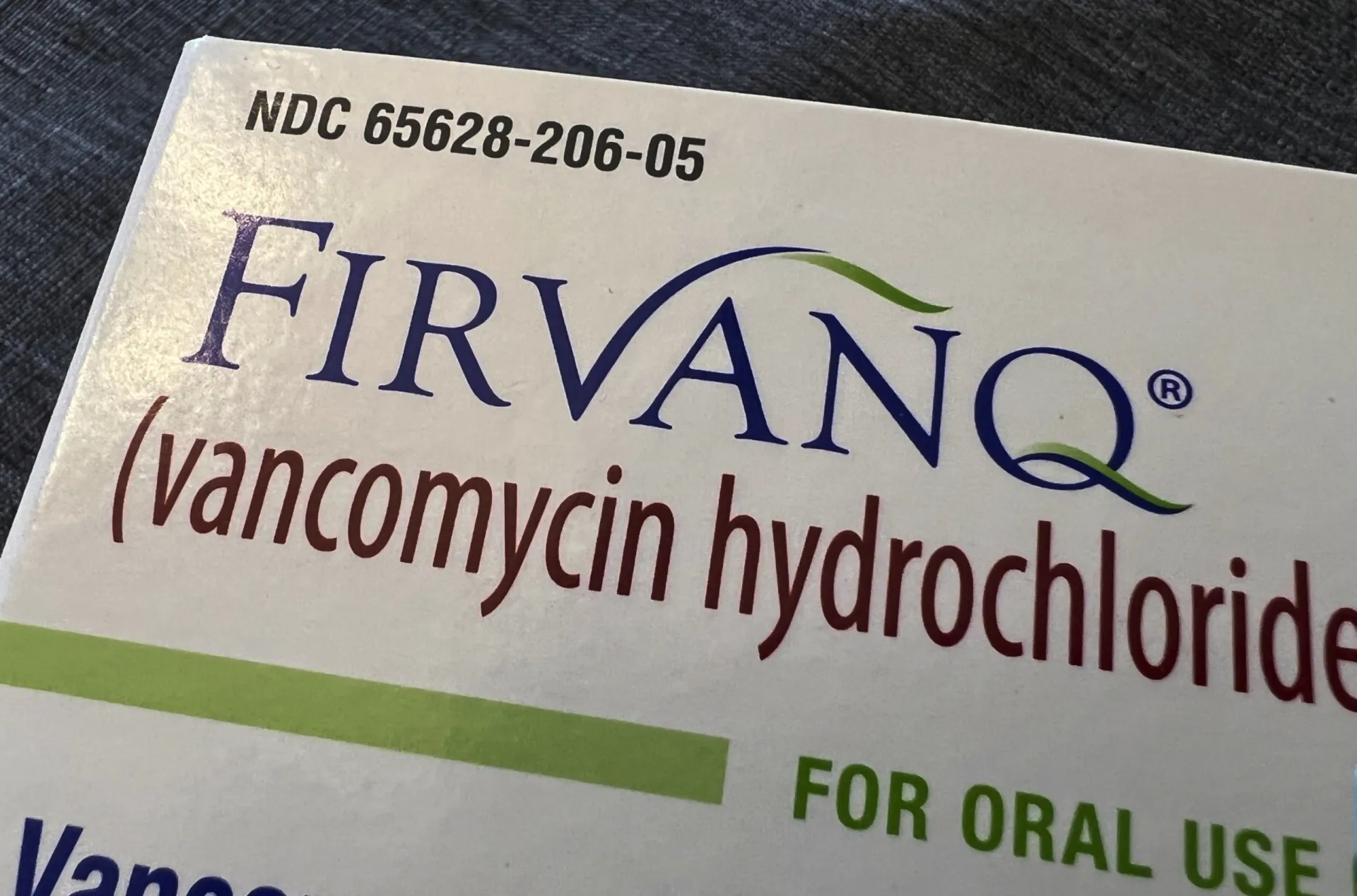 Uma molécula de Vancomicina, um dos antibióticos mais potentes, sendo modificada por cientistas.
