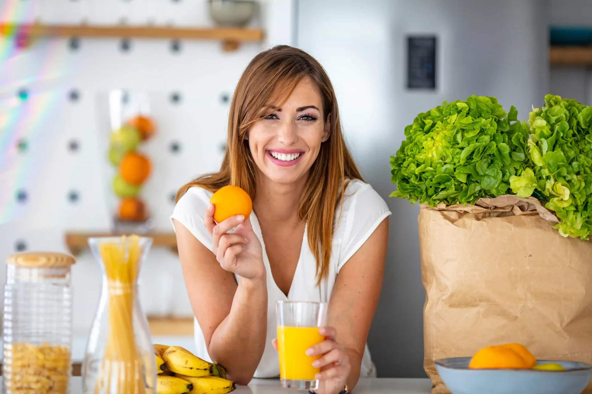 Gráfico mostrando a correlação entre dietas ricas em vitamina C e a redução do risco de doenças.