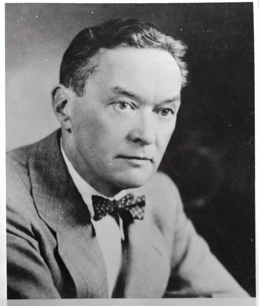 Retrato do influente jornalista e comentarista político americano Walter Lippmann.