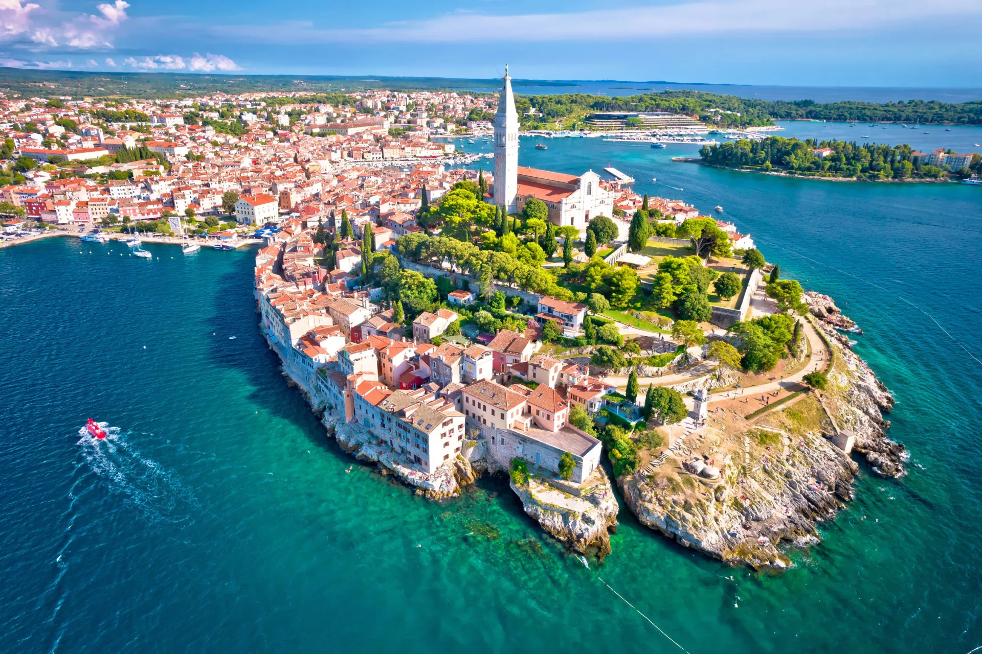 Vista da cidade costeira de Dubrovnik, na Croácia.