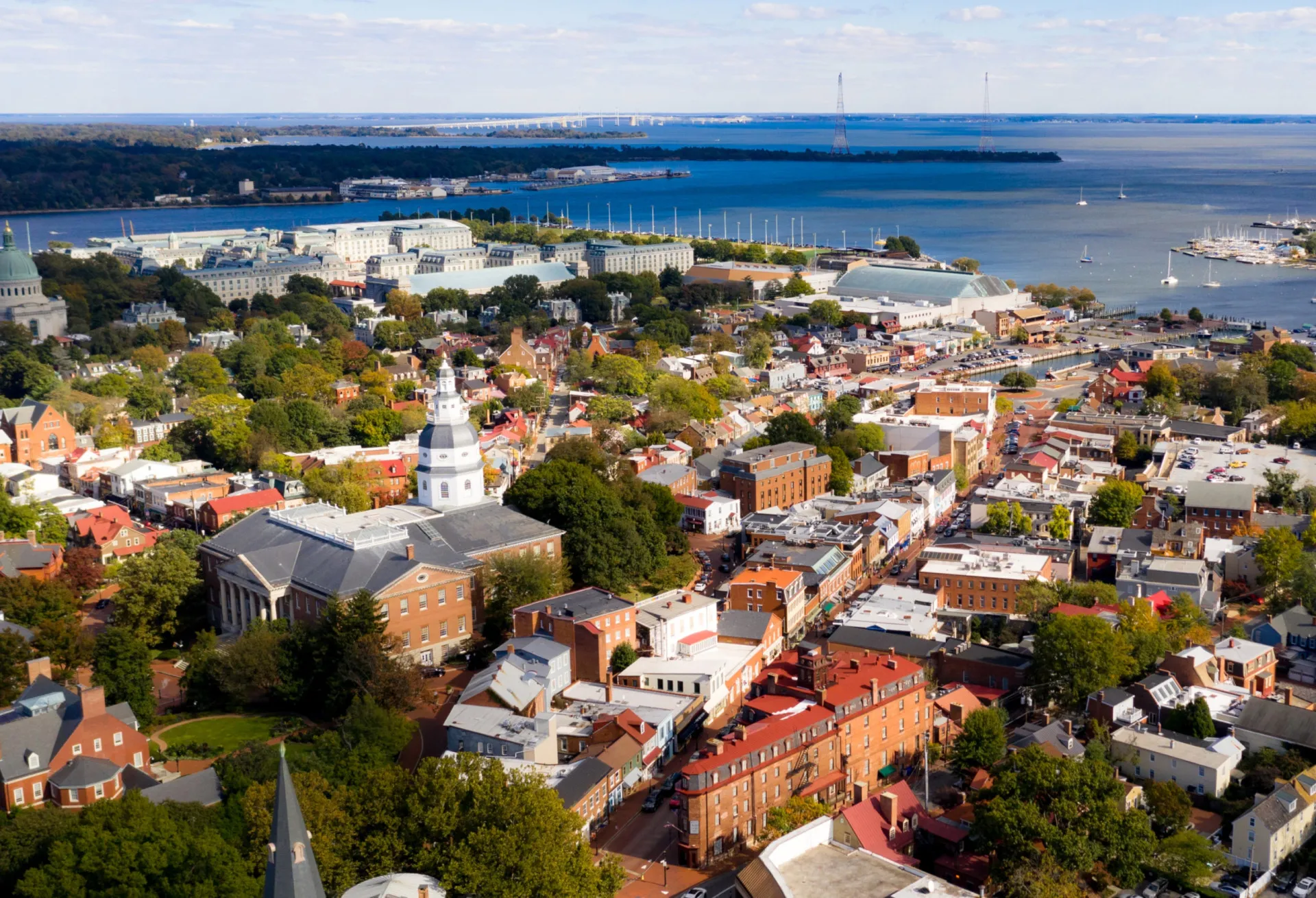 Vista do campus da Academia Naval dos Estados Unidos em Annapolis, Maryland.