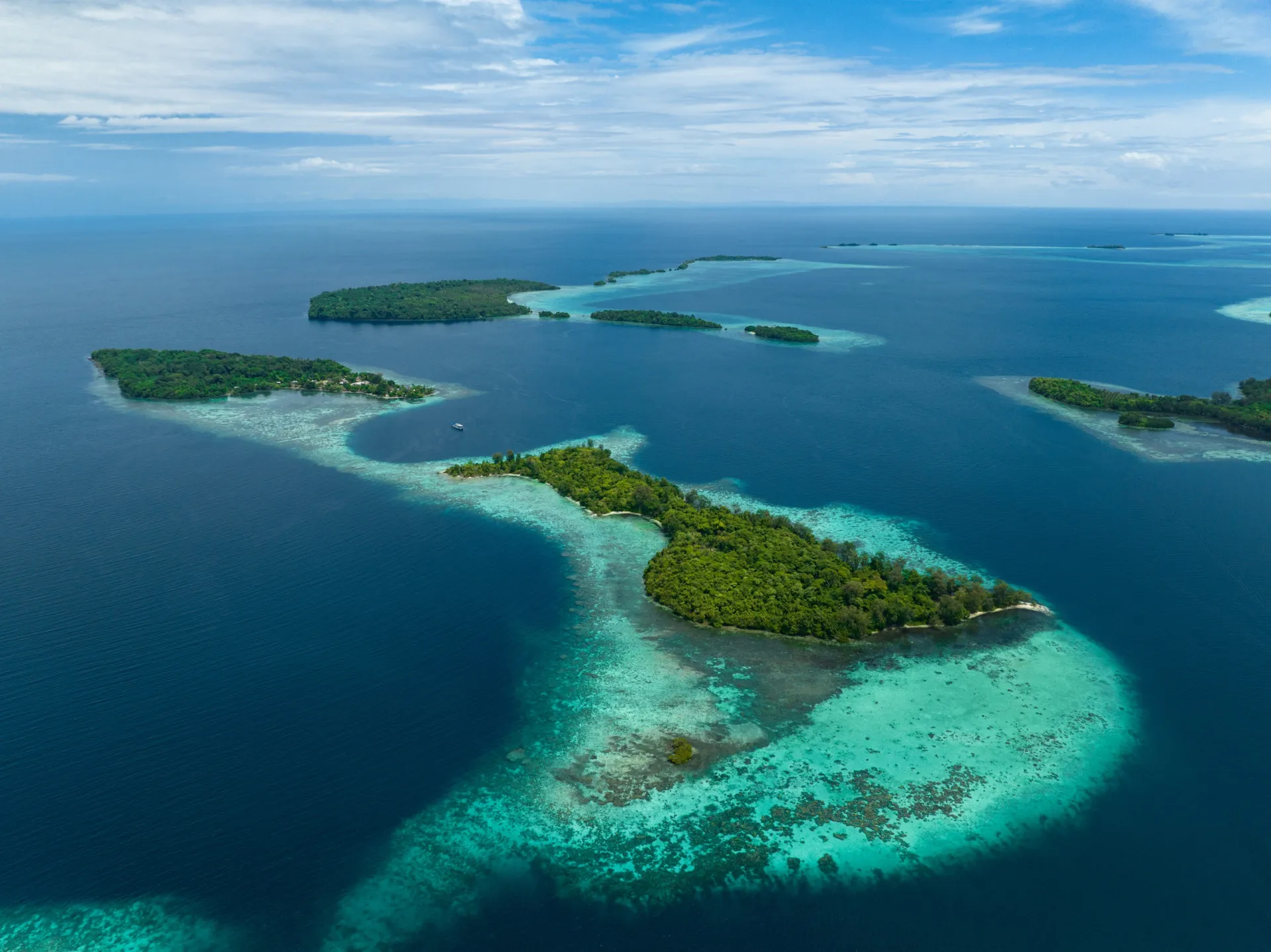Praia paradisíaca em Vanuatu, um exemplo de nação insular da Oceania.