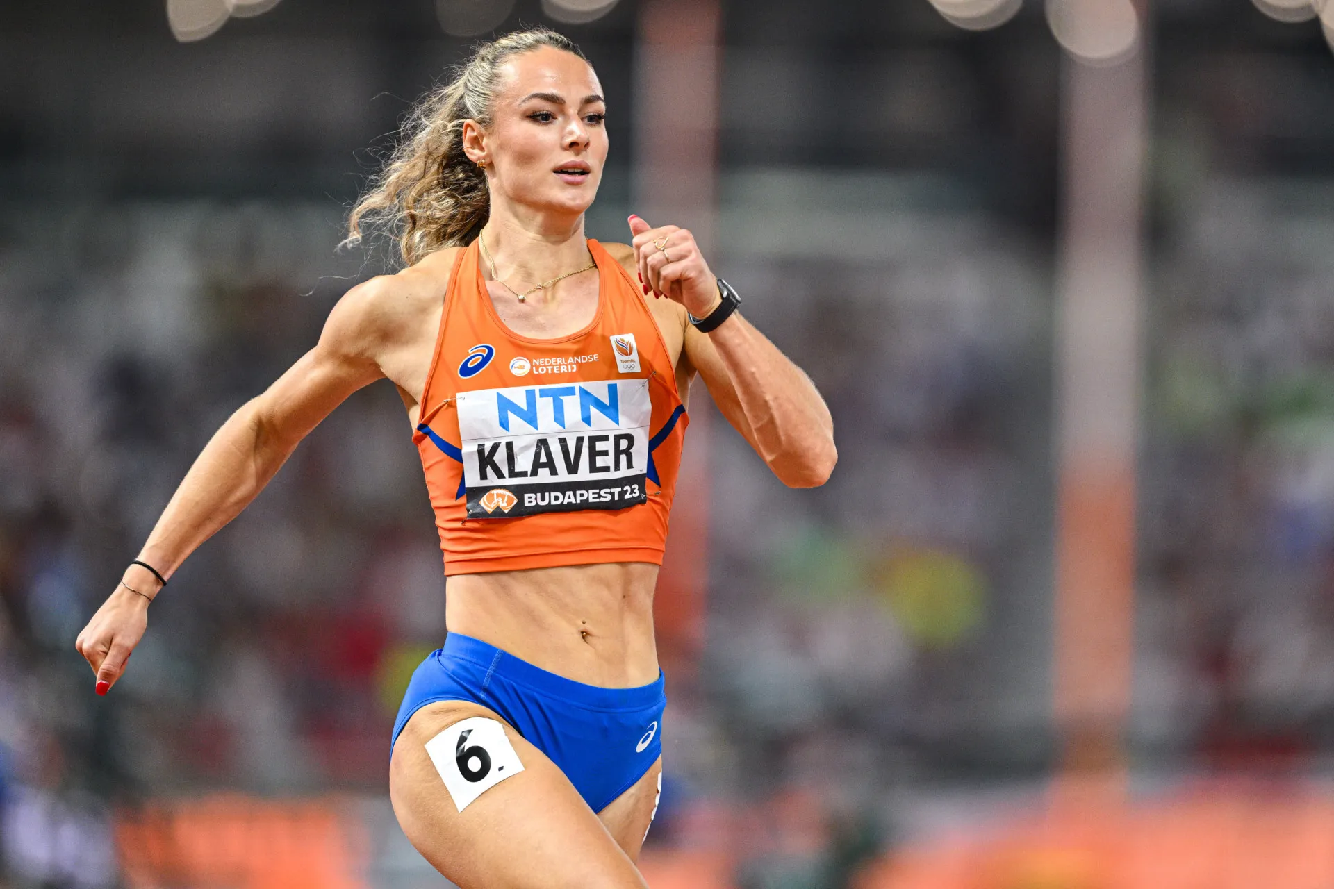 A velocista holandesa Lieke Klaver focada antes de uma corrida.