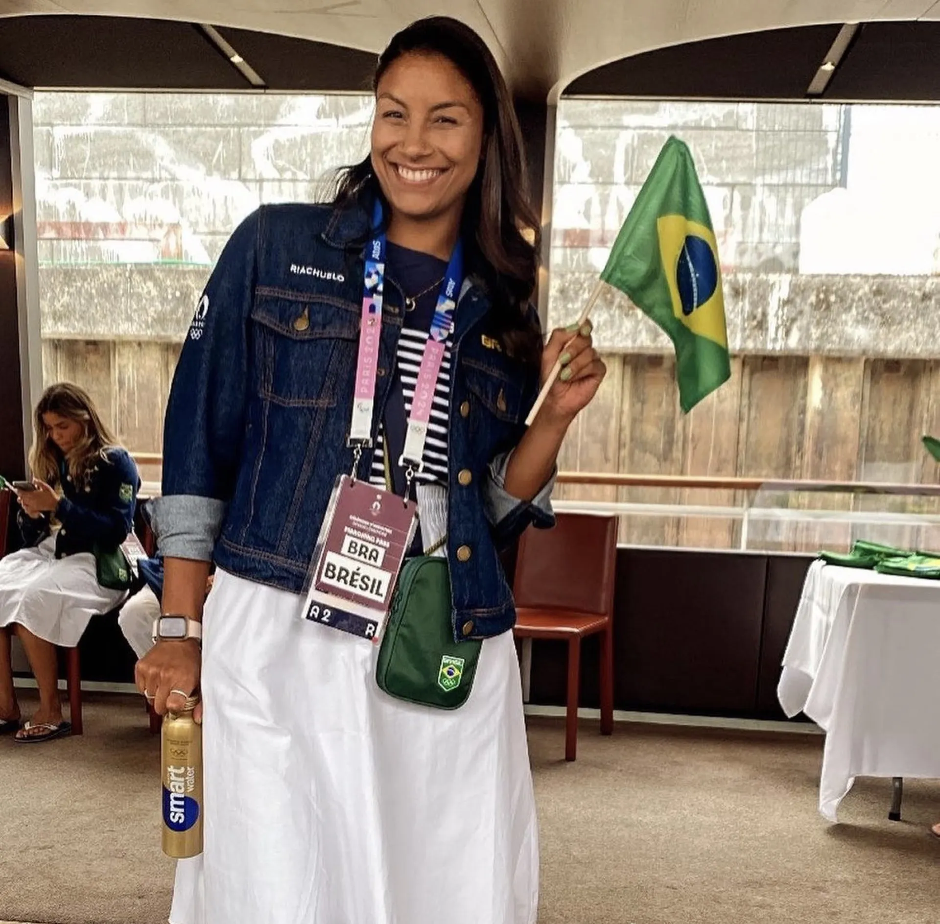 Milena Mariano, jogadora de rugby do Brasil, posando para uma foto.