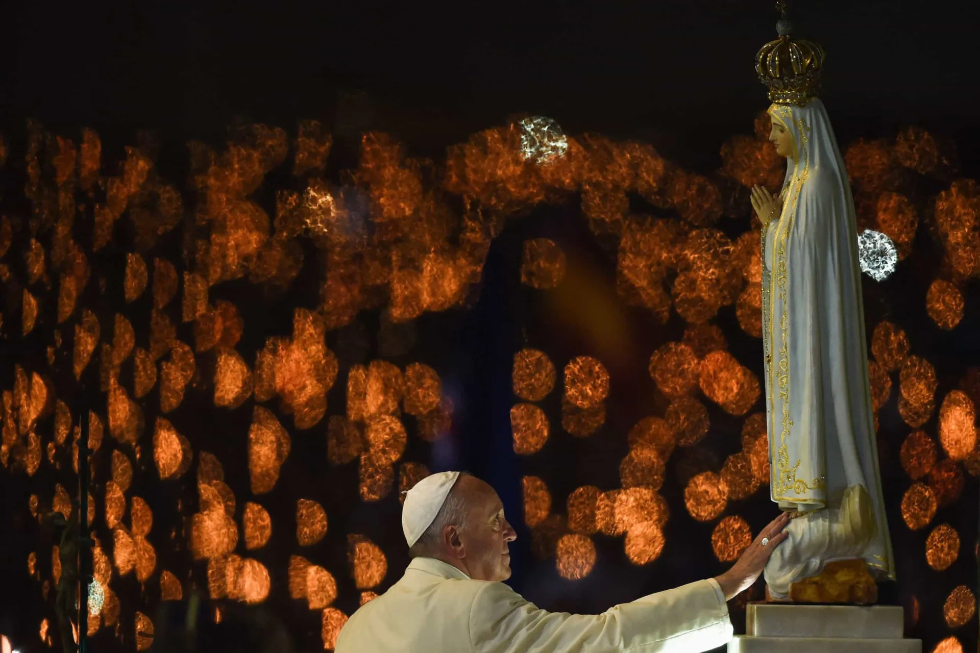 Papa Francisco celebrando a missa de canonização de Francisco e Jacinta em Fátima.