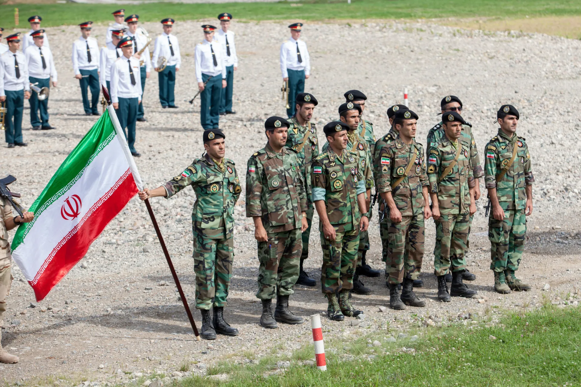 Recrutas iranianos durante uma cerimônia de juramento à bandeira.