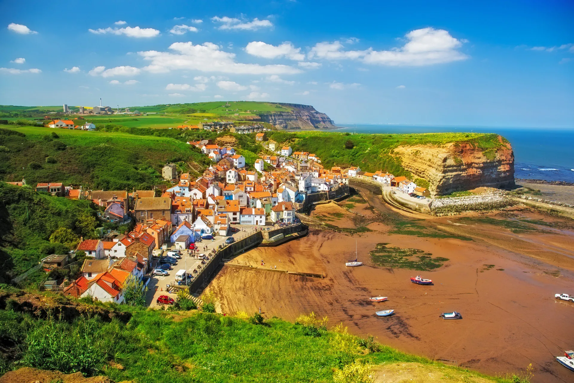 Pequeno vilarejo portuário de Staithes, no Reino Unido.