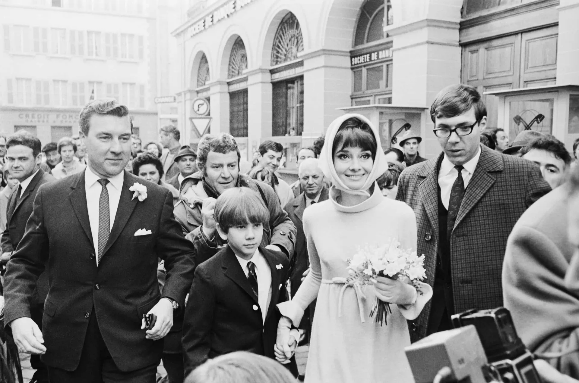 Audrey Hepburn em seu segundo casamento, com o psiquiatra italiano Andrea Dotti, em 1969.