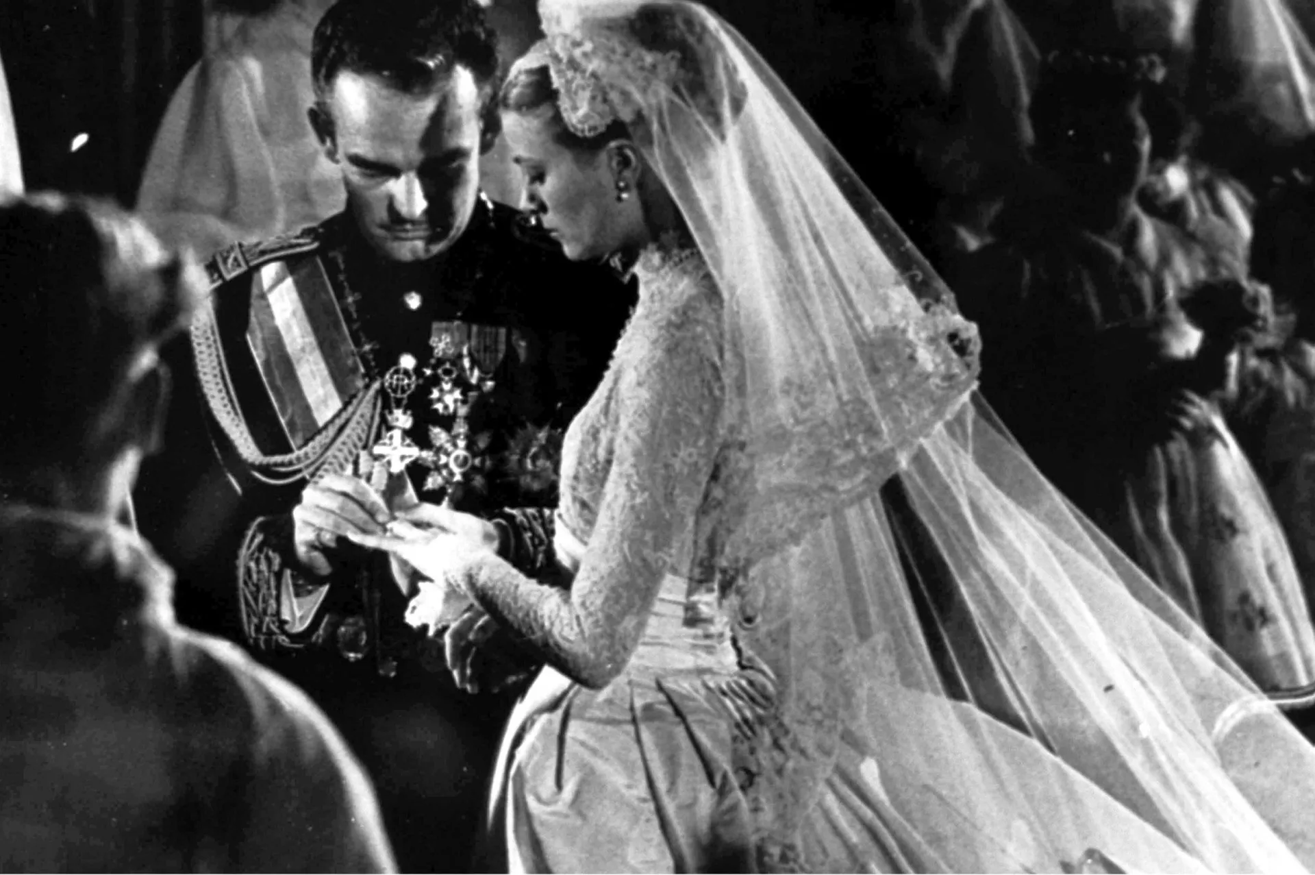 Princesa Grace de Mônaco e o Príncipe Rainier III, cujo casamento durou até a morte trágica dela.
