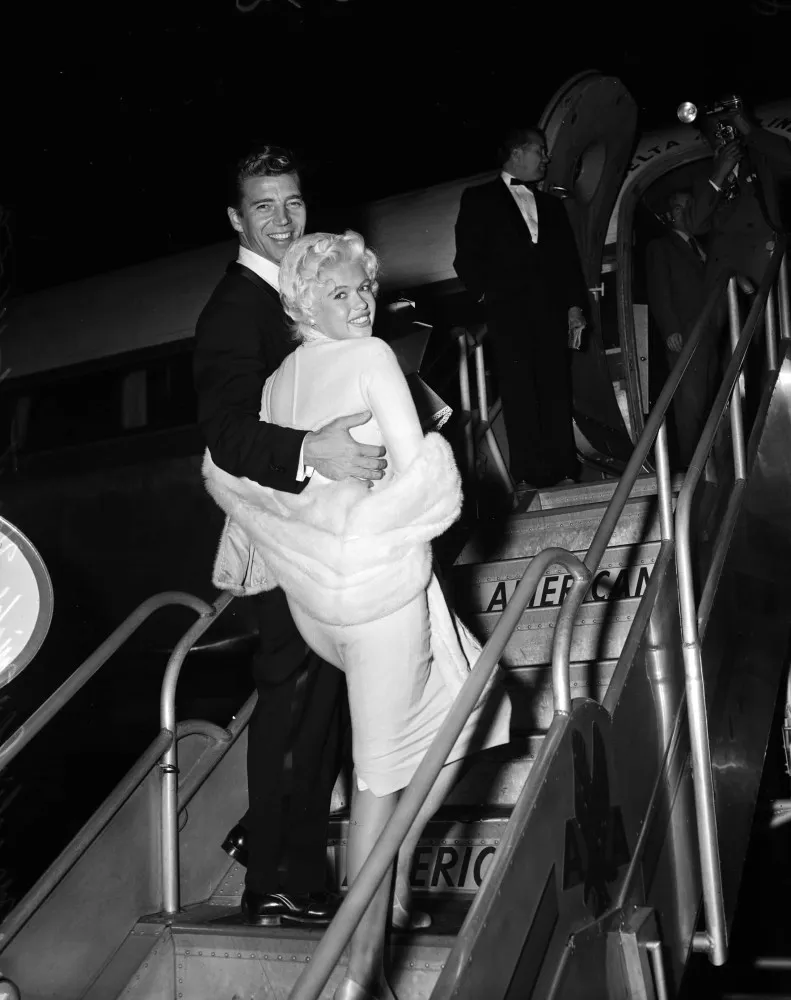 A modelo da Playboy e atriz Jayne Mansfield, um grande símbolo de beleza da sua época.