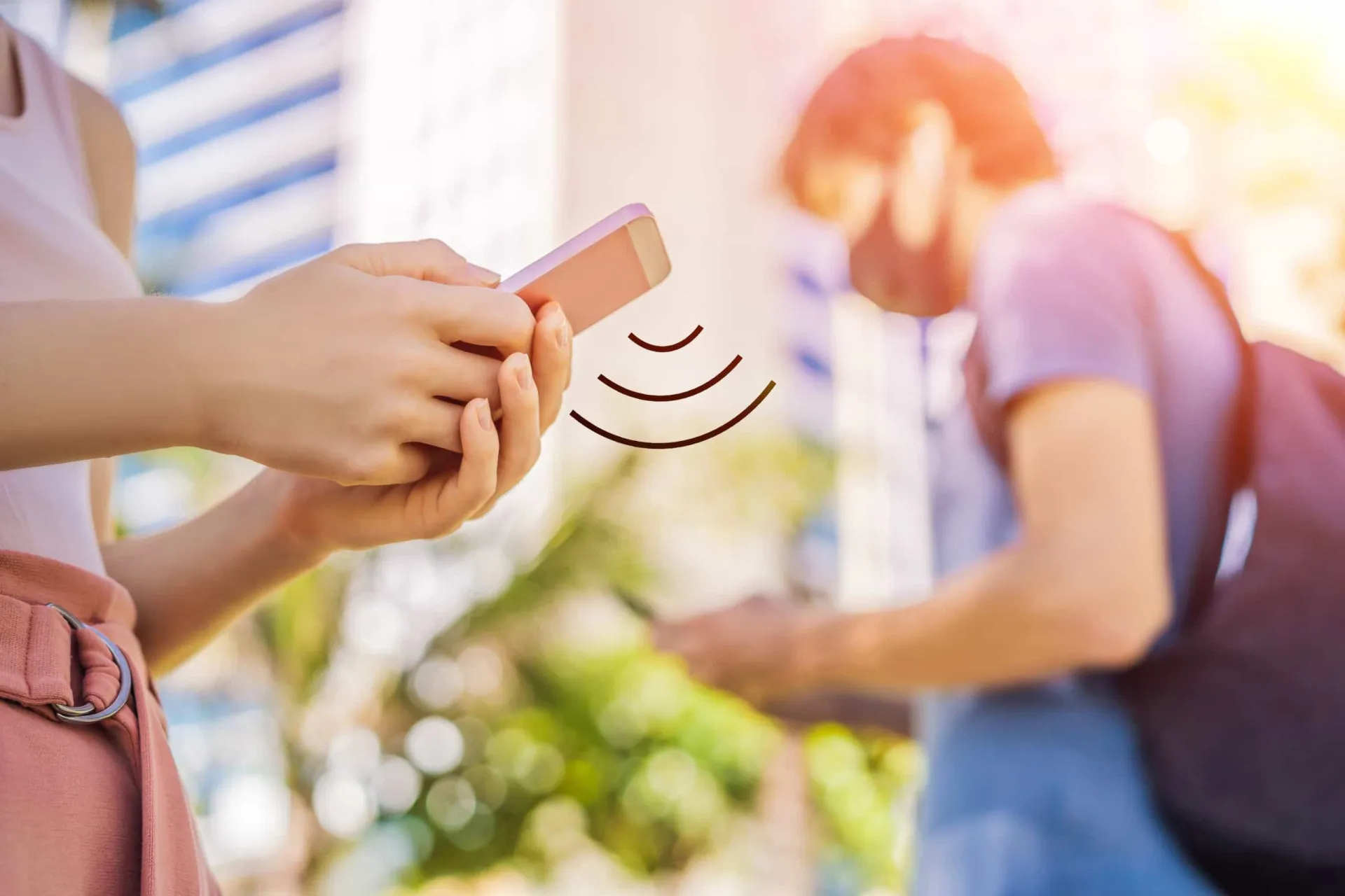 Ícone do Bluetooth em um celular sendo desativado por um toque na tela.