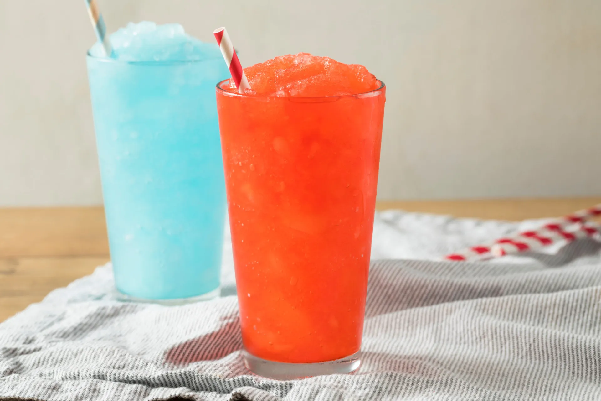 Uma raspadinha colorida, simbolizando bebidas extremamente geladas.