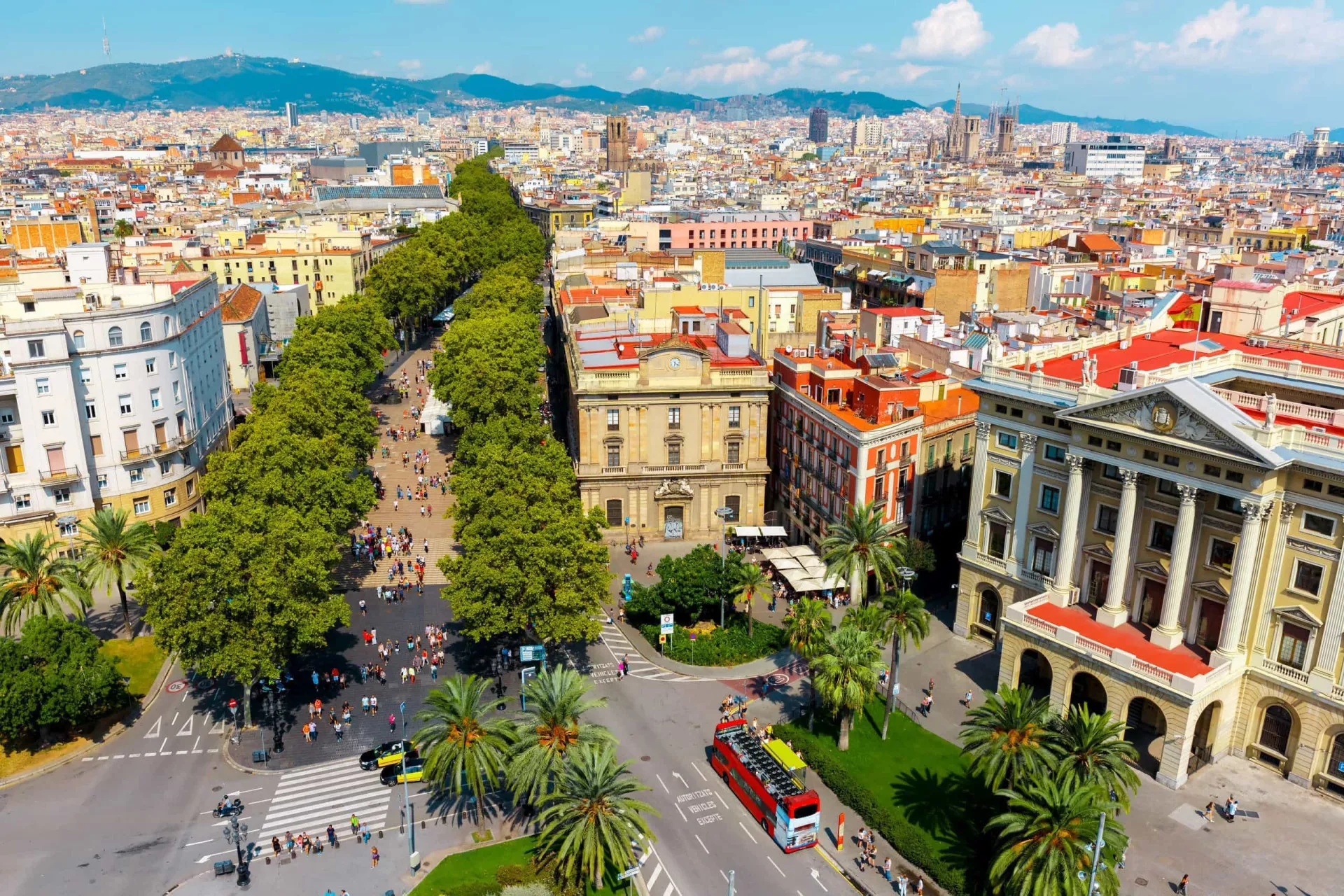 Parque Güell em Barcelona, Espanha, com a arquitetura de Gaudí.