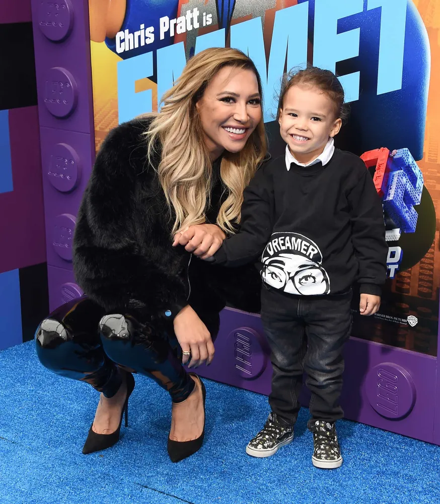 Naya Rivera sorrindo para a câmera em um retrato.