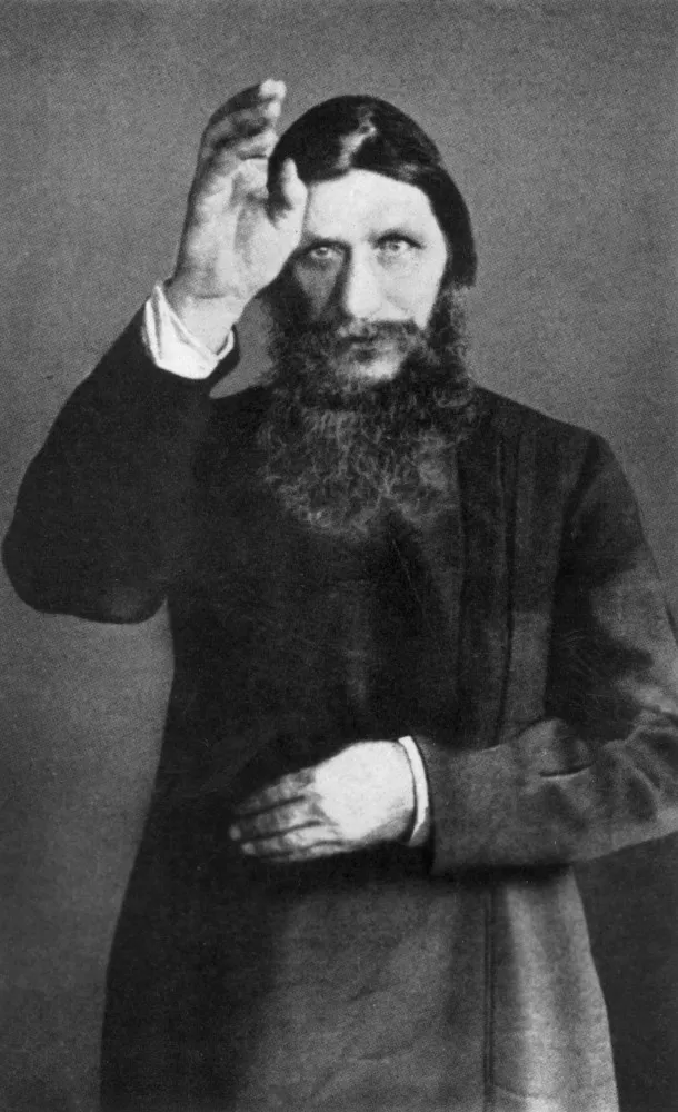 O místico russo Grigori Rasputin, com seu olhar penetrante característico.